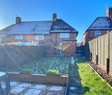 3 bedroom end of terrace house to rent - Photo 2