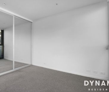 Modern 1-Bedroom Apartment with Garden View - Photo 2