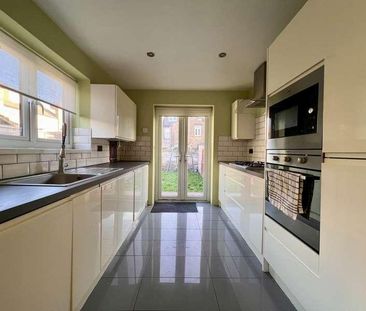 Beverley Road, London, E6 - Photo 6