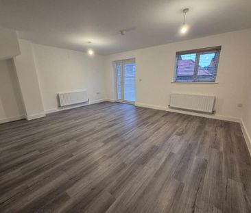 4 bedroom semi-detached house to rent - Photo 1