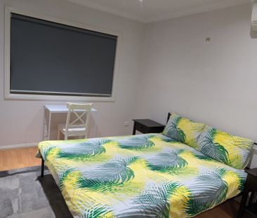 Altona Meadows - Photo 1