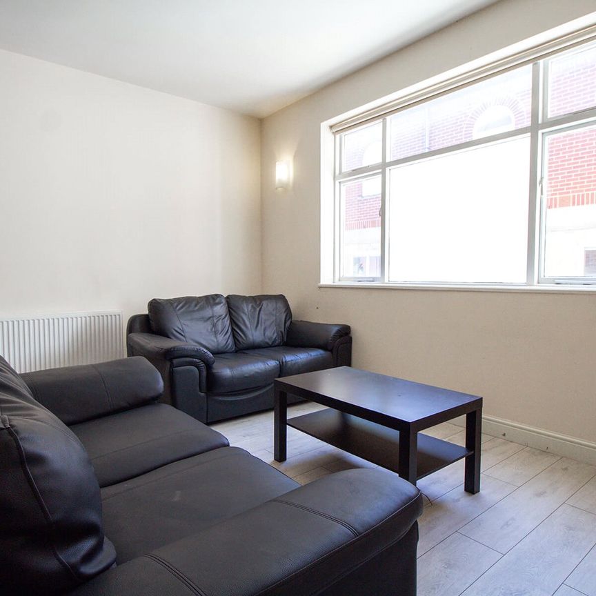 Apt 8, 31 Clarendon Road - Photo 1