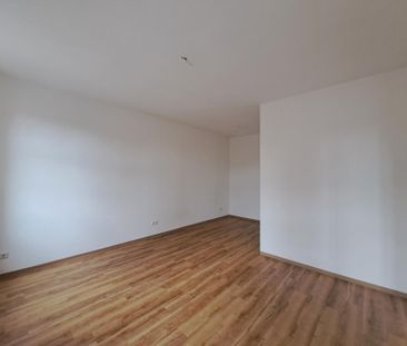 Single-Wohnung zum Wohlfühlen mit Einbauküche und Fahrstuhl - Photo 1