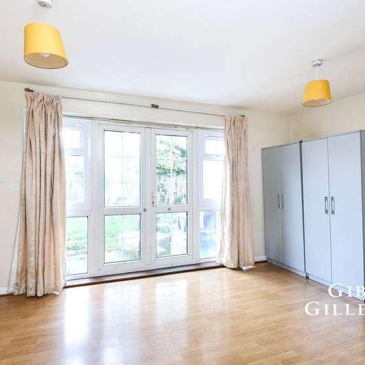 Lime Grove, Hayes, UB3 - Photo 1