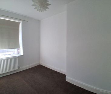 3 bedroom end of terrace house to rent - Photo 5