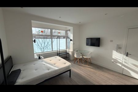 Studio Flat, Hill House Road, SW16 - Photo 3