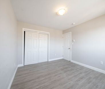 For Lease - 438 Highway 8 N/A Unit# #2 Upper, Hamilton, Ontario - Photo 5