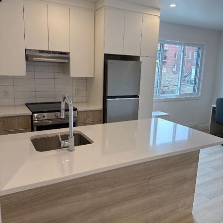 Studio moderne avec vue sur le Lac des Nations – TOUT INCLUS - Photo 3