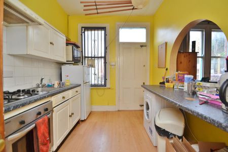 1 bedroom in a house share to rent - Photo 4