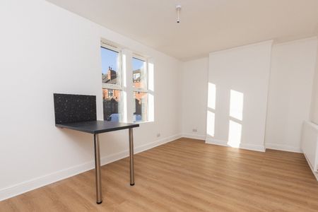 1 Bed Flat, Wickham Street, LS11 - Photo 2