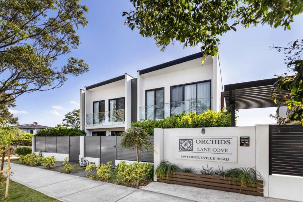 Executive Townhouse in Boutique Setting - Photo 1