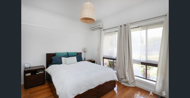 Spacious Family Living in a Prime West Footscray Location - Photo 1