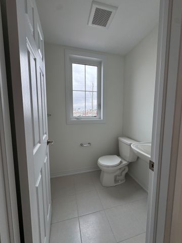 For Lease - 5 Lilac Lane, Thorold, Ontario - Photo 4