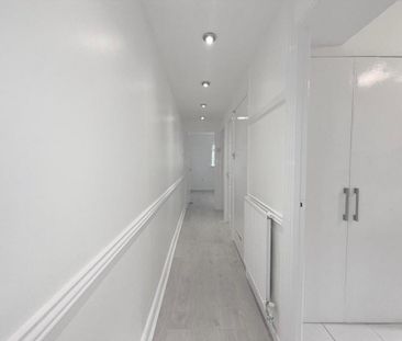 2 bedroom end of terrace house to rent - Photo 5
