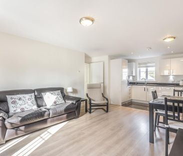 2 bedroom flat to rent - Photo 2