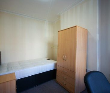 4 bedroom terraced house to rent - Photo 4