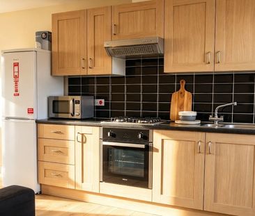 Room in a Shared House, John Maurice Close, SE17 - Photo 3