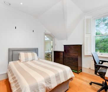 3 Bedroom Flat To Let - Photo 2