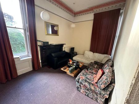 5 bedroom flat to rent - Photo 2