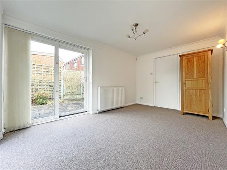 2 bedroom Detached bungalow to rent - Photo 4