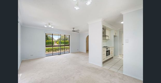 A Comfortable Family Home in a Peaceful Bayside Setting - Photo 1