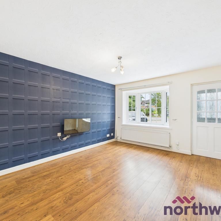 3 bedroom mews to rent - Photo 1