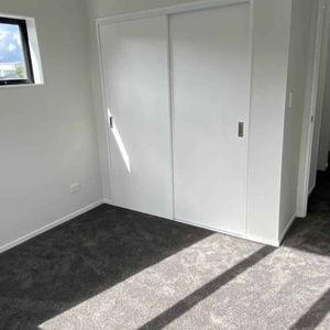 Modern Home for rent, 1 Car Garage - Photo 3