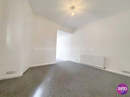 2 bedroom semi-detached bungalow to rent - Photo 3