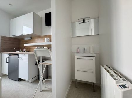 STUDIO MEUBLE-PROCHE BOULEVARD MONTAIGNE-LA2215 - Photo 4