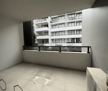 2 bed 2 bath with prime location - Photo 2