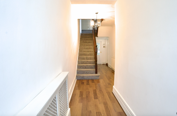 4 bedroom flat to rent - Photo 1