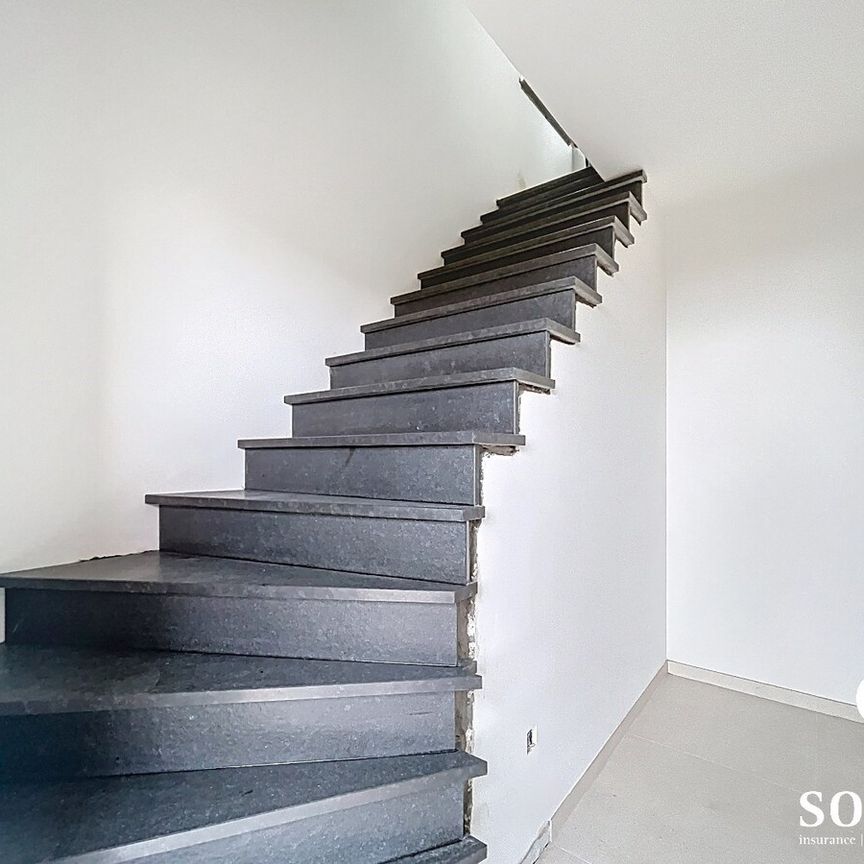 Moderne, energiezuinige nieuwbouwwoning in een rustige omgeving! - Photo 1