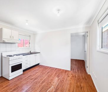 QUALITY LOW MAINTENANCE 2-BEDROOM FLAT! - Photo 3