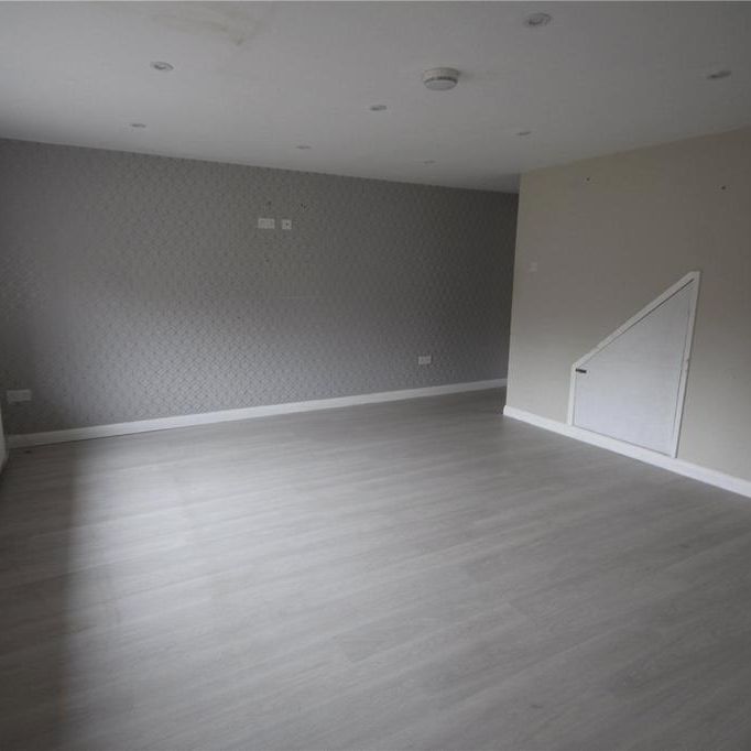 6 bedroom detached house to rent - Photo 1
