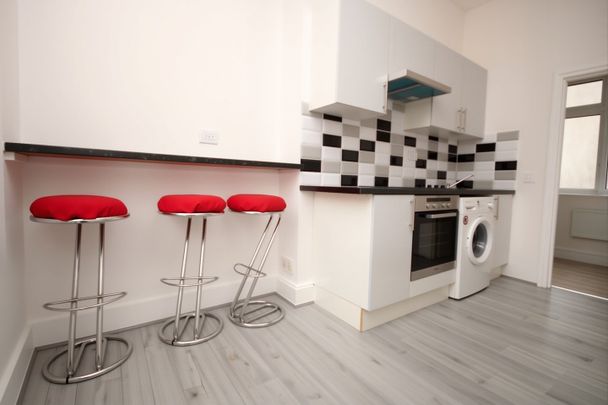 Studio Flat, Gratton Terrace, NW2 - Photo 1