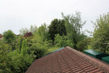 3 bedroom flat to rent - Photo 4