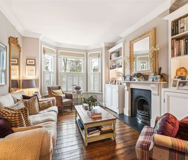 A charming five bedroom family home close to Battersea Park. - Photo 3