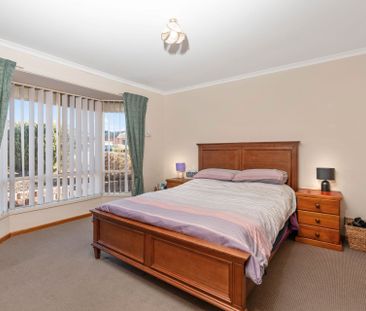 Perfectly Positioned for Convenience! - Photo 3