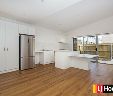 Stylish and Contemporary - Photo 4