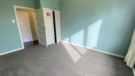 Location!Location!Location! - Photo 3