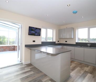 4 bedroom detached house to rent - Photo 1