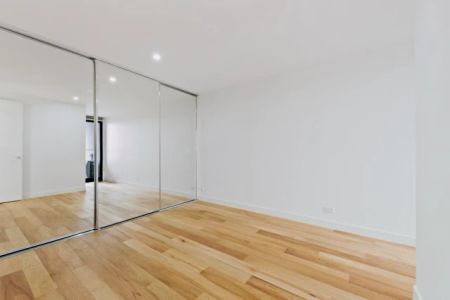 2 Bed, 1 Bath - Photo 4