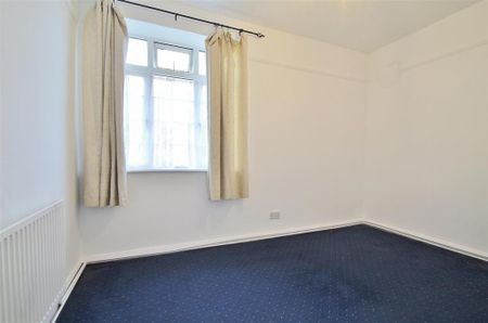 3 bedroom flat to rent - Photo 3