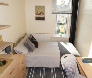 8 bedroom terraced house to rent - Photo 3