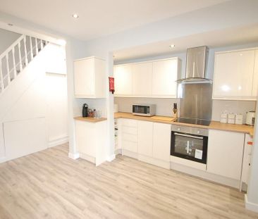 1 bedroom in a house share to rent - Photo 4