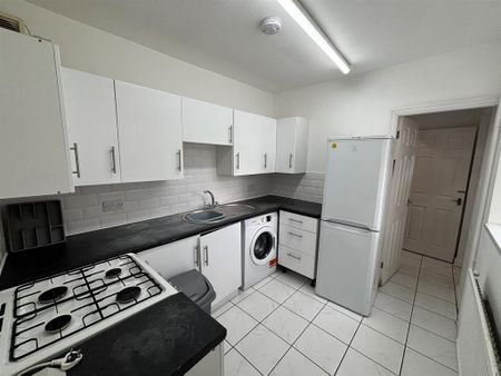2 bedroom private hall to rent - Photo 4