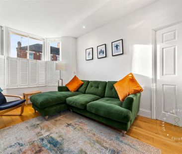 3 Bedroom House - Mid Terrace - Photo 4