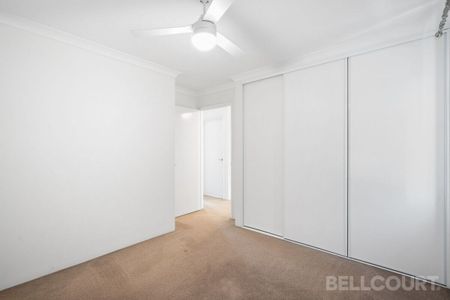 Modern Comfort and Convenience in the Heart of Belmont! - Photo 3