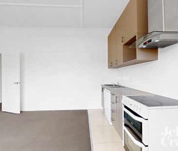 2/117 Whitehorse Road, Deepdene - Photo 3