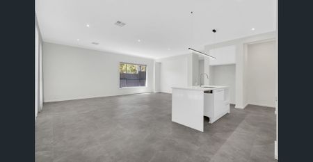 Brand New Masterpiece - Photo 3